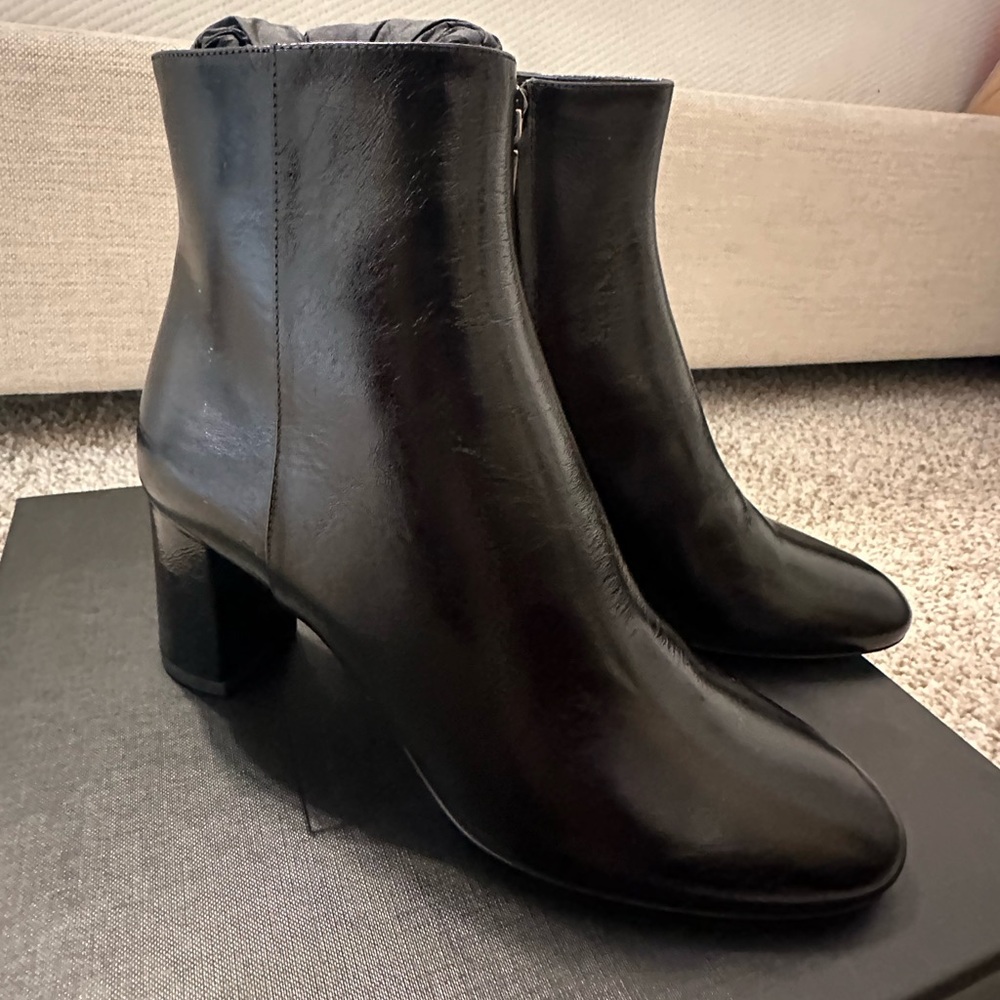 Ysl saint laurent Loyalty boots in black leather